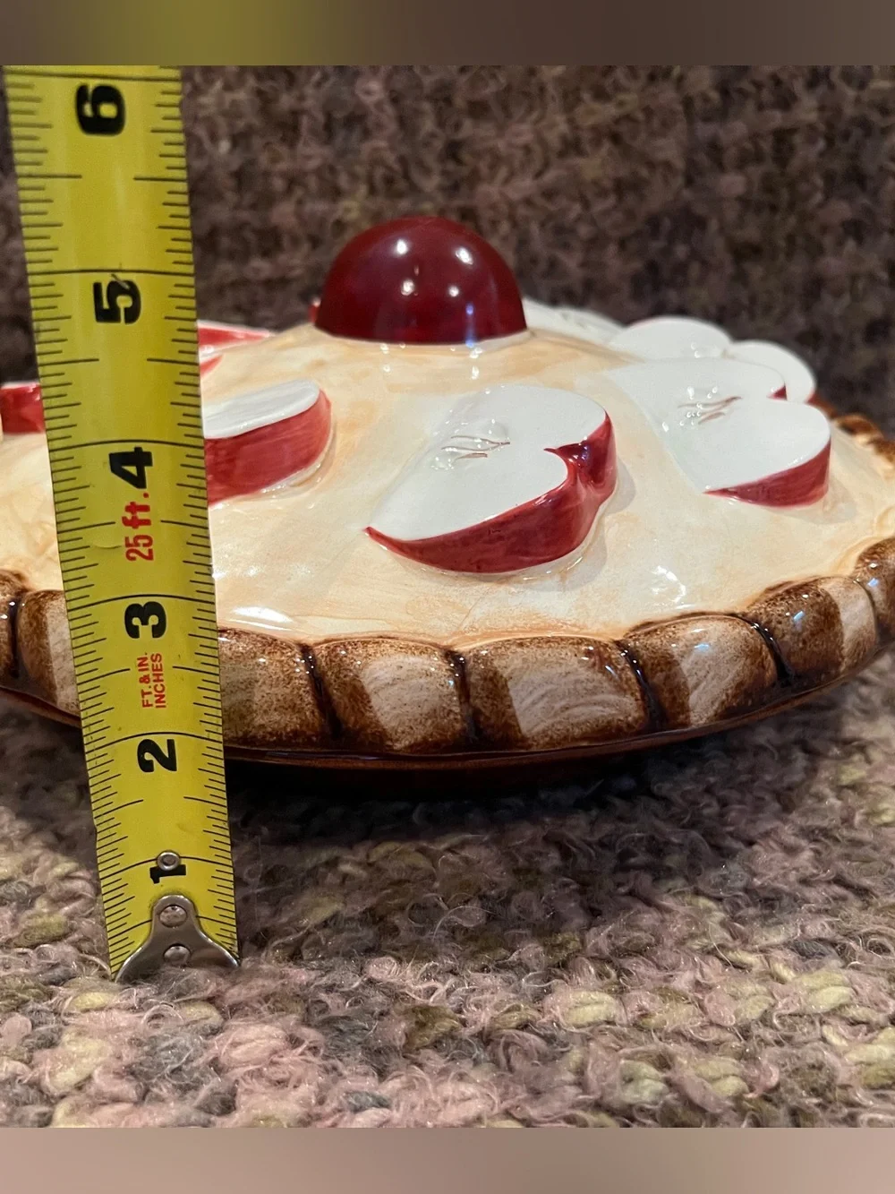 Vintage Apple Pie Covered Pie Keeper Saver Over and Back Inc. Brand New In Box